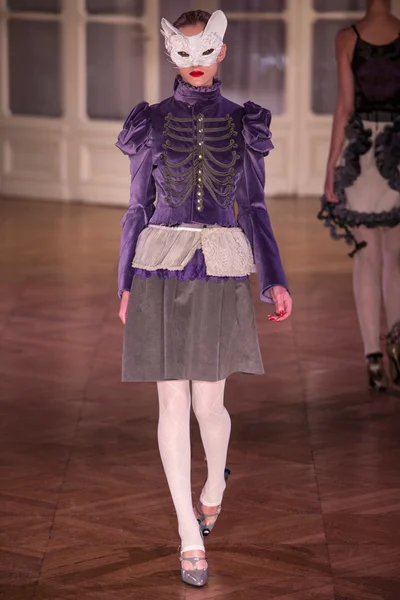 Look 12